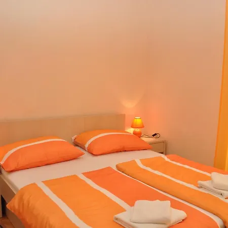 Ljubica アパート マカルスカ