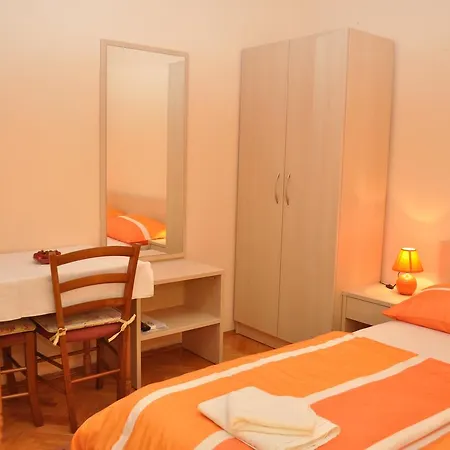 Ljubica アパート *